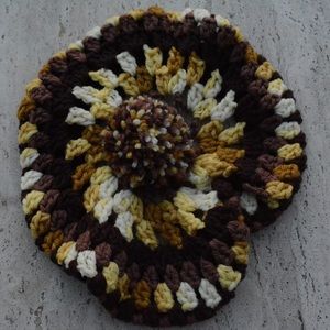 • Vintage 70’s Handmade Crochet Beret •